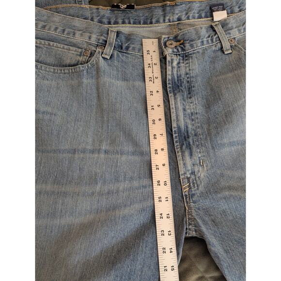 Cremieux Premium Denim Relaxed Jeans Men's Size 42x30 Light Wash Distressed NWT - Picture 4 of 9